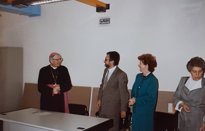 1985 1986 Il Vescovo In Visita Al Liceo 04