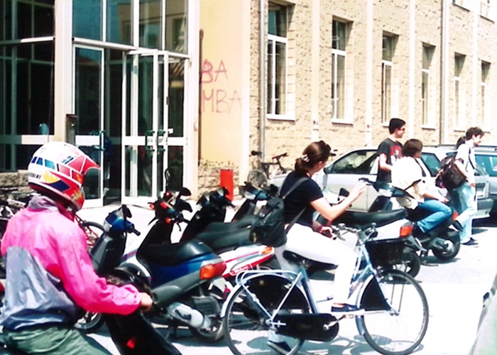 1995 2005 Spazi Parcheggio Moto E Bici 01